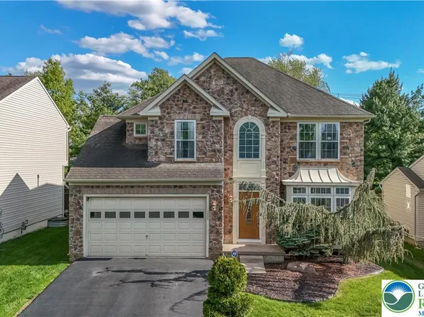 1535 Ciara Dr, Bethlehem, PA 18017