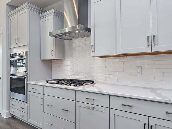 5th image of 6128 Zoe Way #827