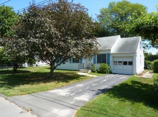 20 Crescent Dr, Danbury, CT 06810