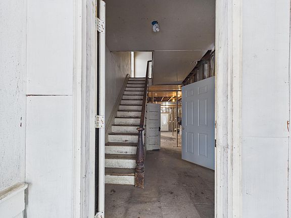 3rd image of 463 8th St