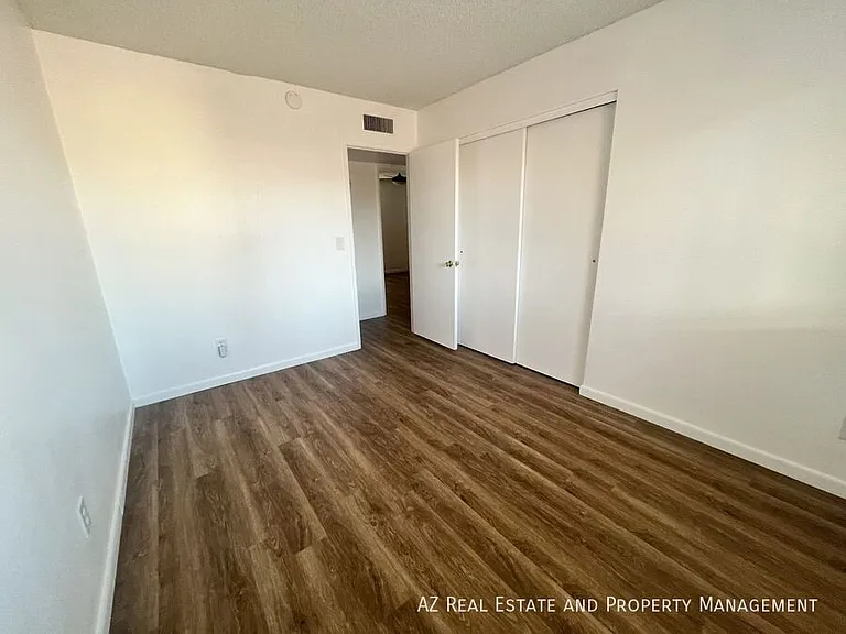 6421 W Carol Ave — Photo 15