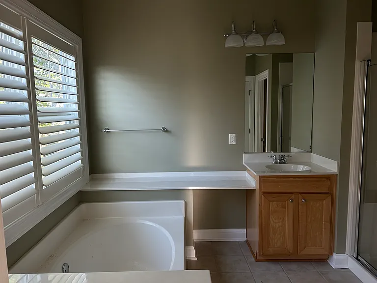 220 Village Grn — Photo 12
