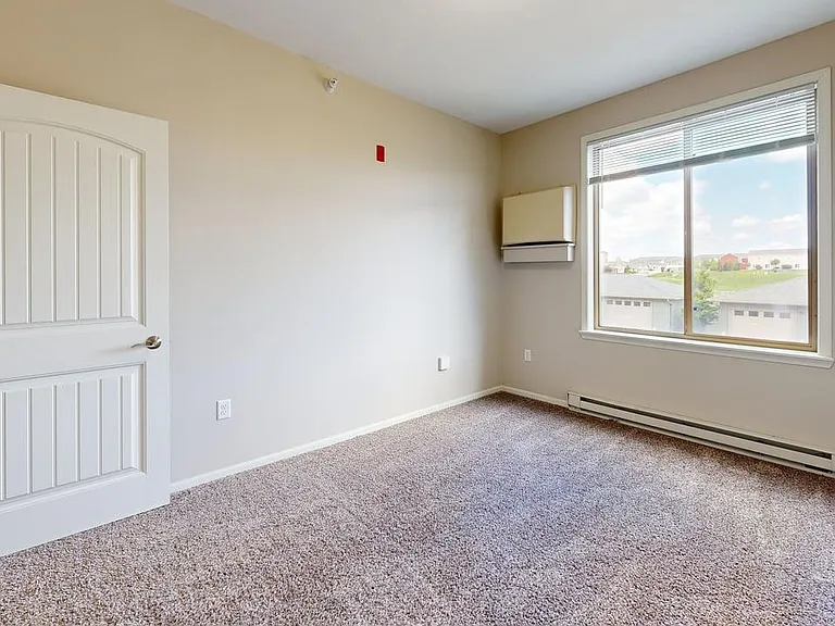 Eagle Crest Apartments — Photo 37