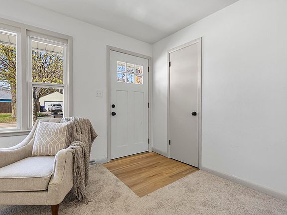 3rd image of 1106 N Drew St