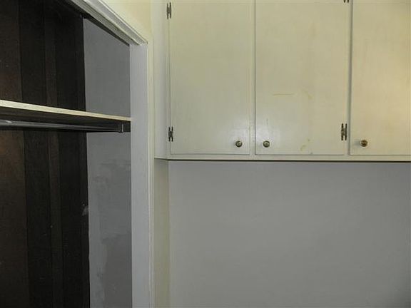 5th image of 205 Halliburton St