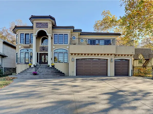 4943 Ward Pkwy, Kansas City, MO 64112