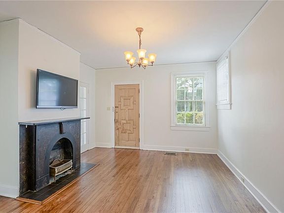 4th image of 4701 Prytania St