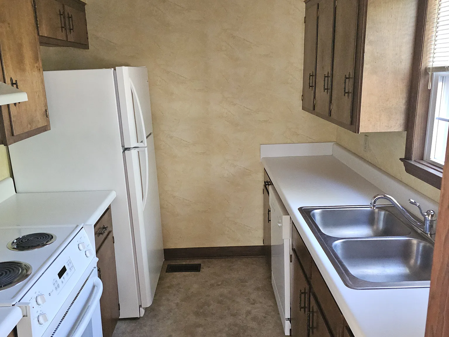 148 Standard Warehouse Road — Photo 3