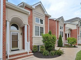 208 Chestnut Ct, Garwood, NJ 07027