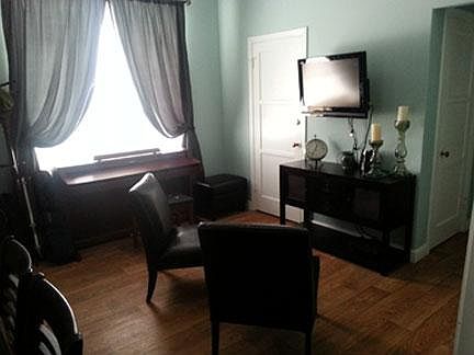 5th image of 742 E Main St
