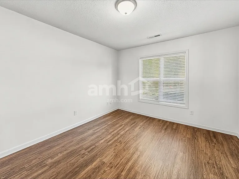 115 Bristol View Cir — Photo 12