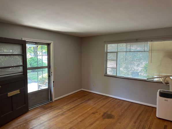 716 Village Dr
