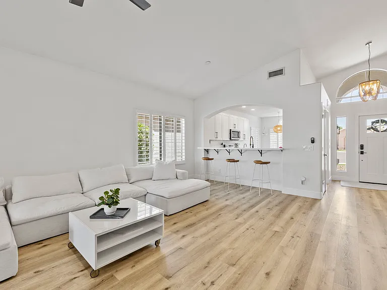 4348 N 32nd Pl — Photo 9