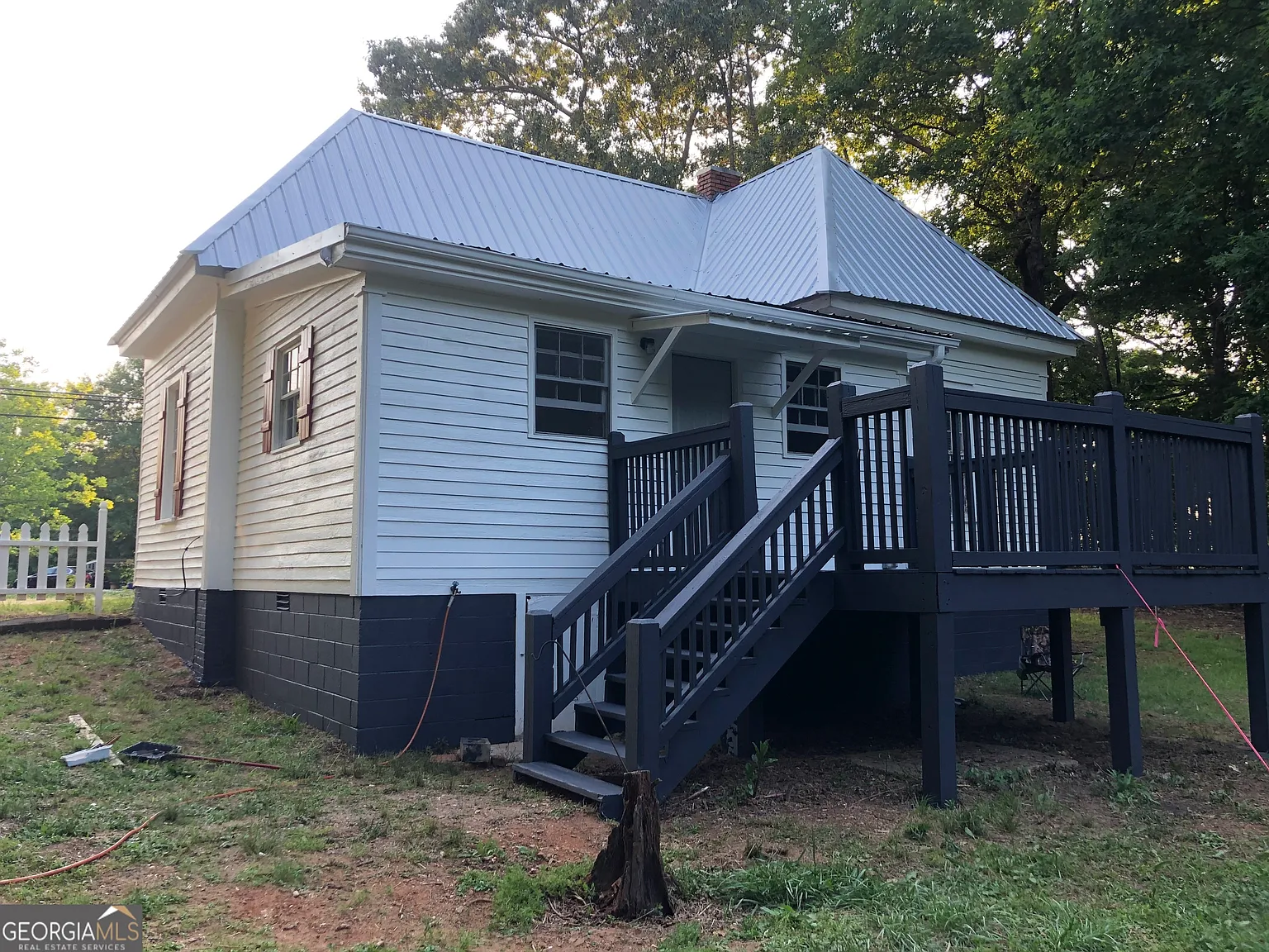 2 bed, 1.0 bath, 928 sqft, $1,675 — Photo 2
