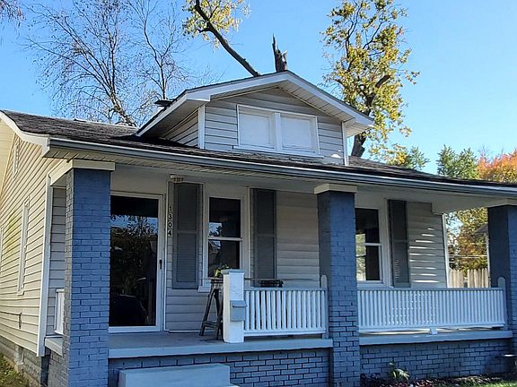 2nd image of 1304 S Harlan Ave