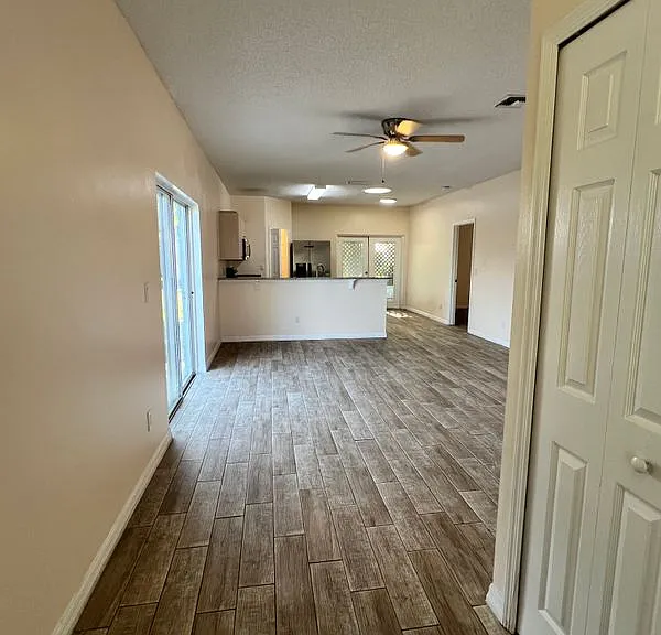 957 Bimini Ave — Photo 2