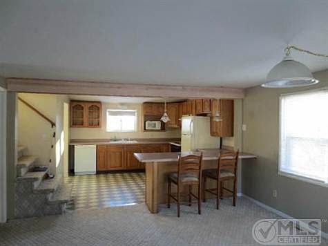 2nd image of 551 15th Ave