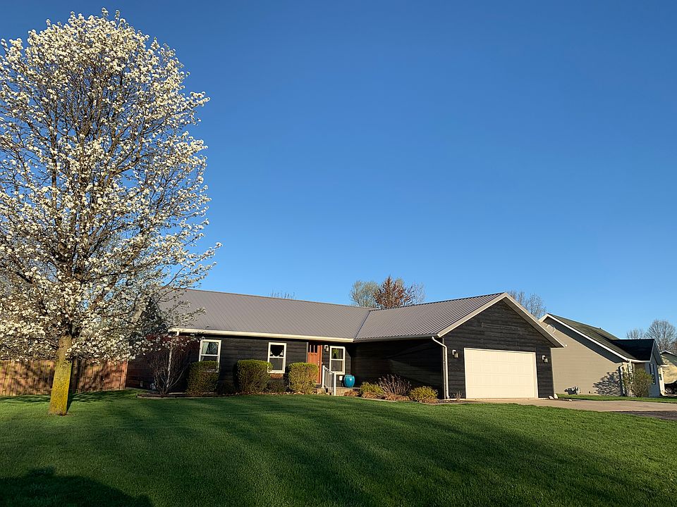 1st image of 118 Lakewood Dr
