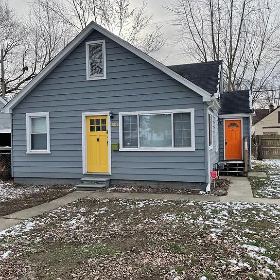 7256 Prospect Ave — Photo 1
