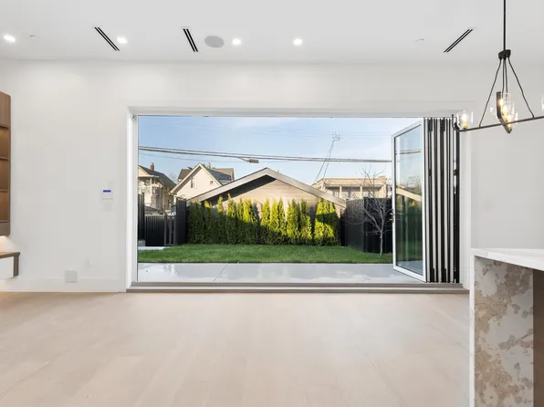 847 E 10th Ave #2, Vancouver, BC V5T 2A9