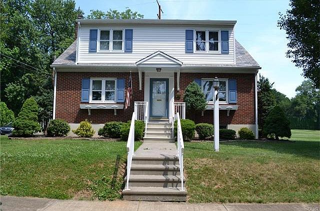 2nd image of 1051 Decatur St