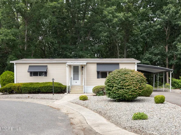 3 Warner Way, Toms River, NJ 08755