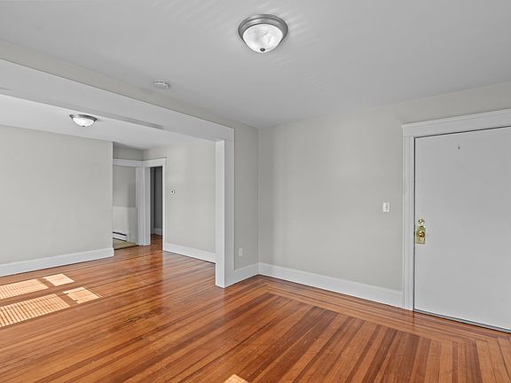 4th image of 28 Island Ave