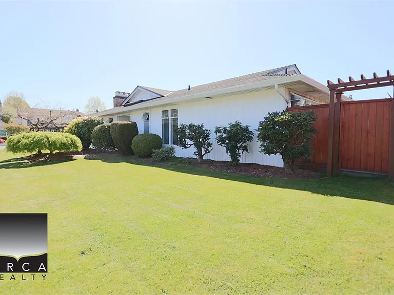6400 Dakota Dr — Photo 38