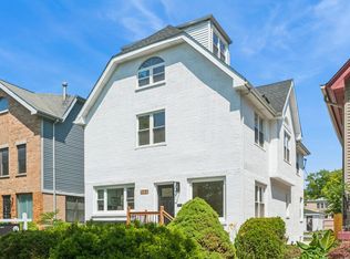 1037 Dodge Ave, Evanston, IL 60202