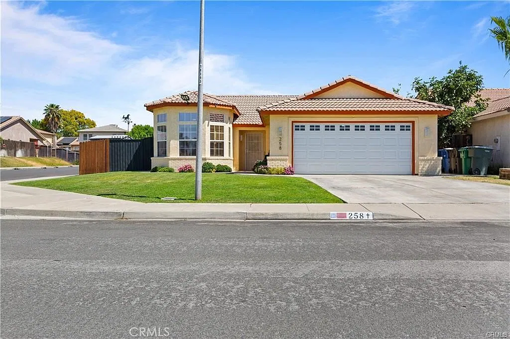 4 bed, 2142 sqft, $2,500 — Photo 3