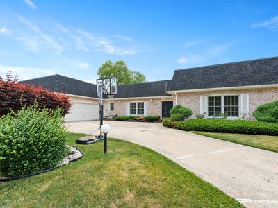 6504 N Sauganash Ave, Lincolnwood, IL, 60712