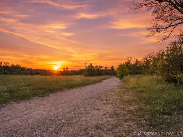 2 E 86th St N, Owasso, OK 74055