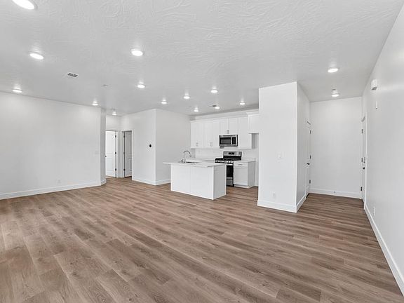 5th image of 5801 S Garnet Dr #Jwpuuw