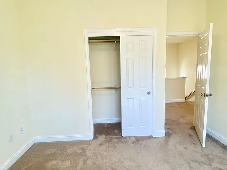 2319 Glacier Pl #B — Photo 11
