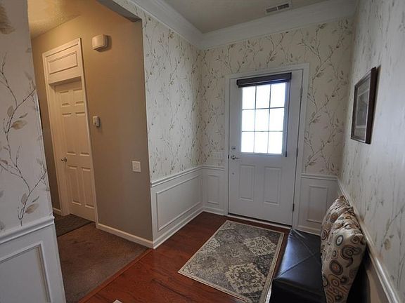4th image of 9472 Harvard Dr