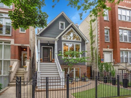 3033 N Seminary Ave, Chicago, IL 60657