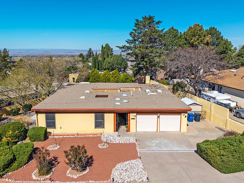 1st image of 2315 Madre Dr NE