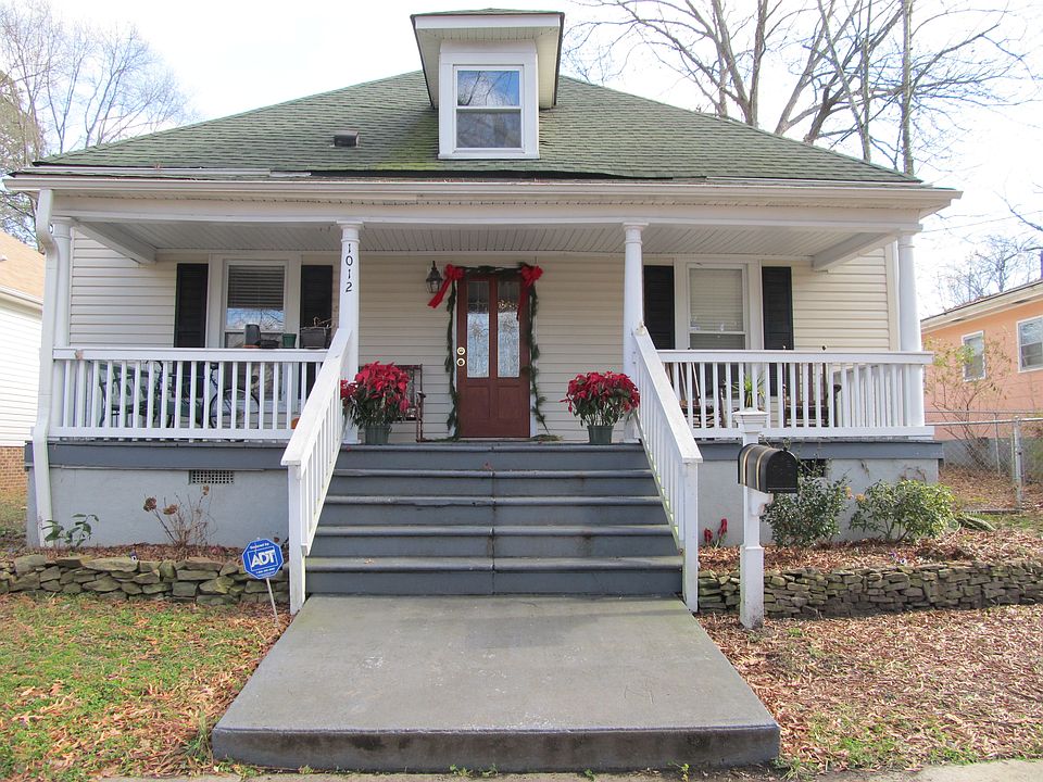1st image of 1012 Onslow St
