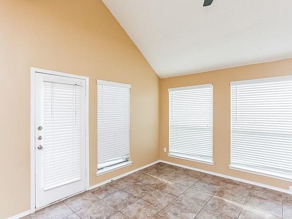3rd image of 511 Shaye Ct