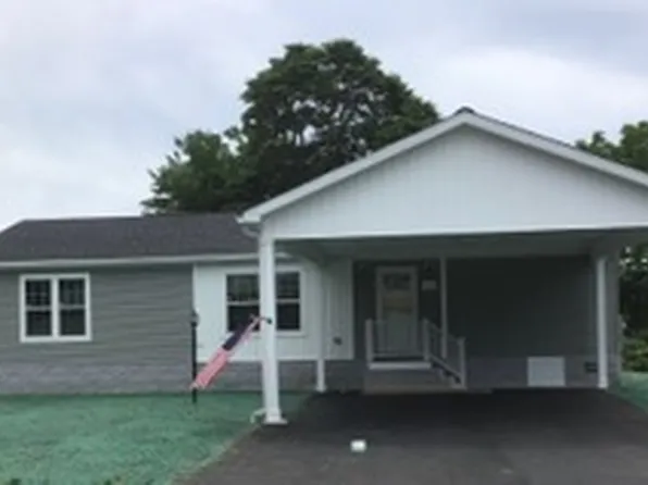 2 Millwood Dr #1, Uncasville, CT 06382