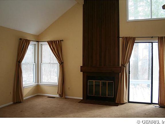 4th image of 10 Andrews Way