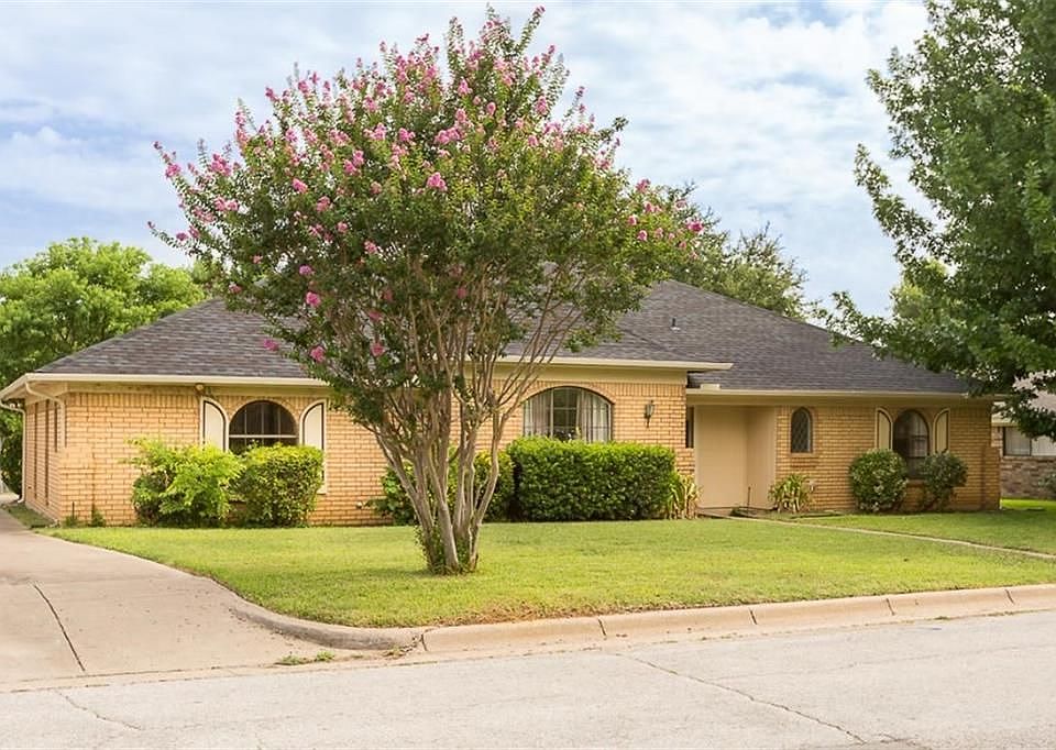 1st image of 3711 Pimlico Dr