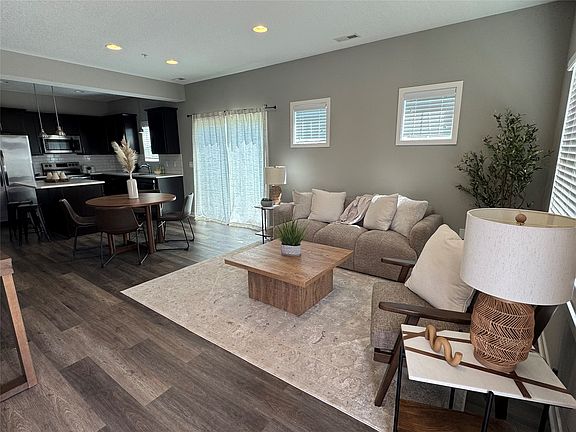 5th image of 3509 SE Glen Dr