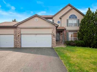 401 Brook Linsee Ln, Poplar Grove, IL 61065