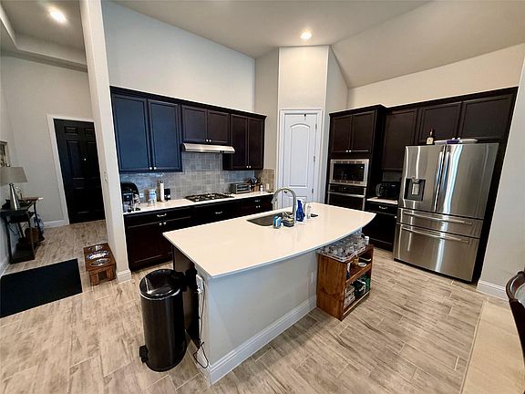 5th image of 6804 Covina Ln