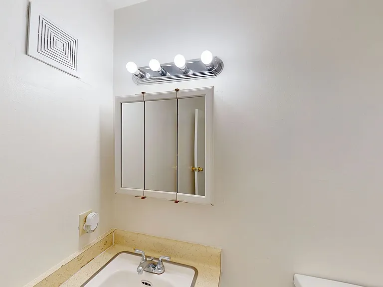 5550 Central Ave — Photo 11