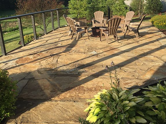 Gorgeous flagstone patio
