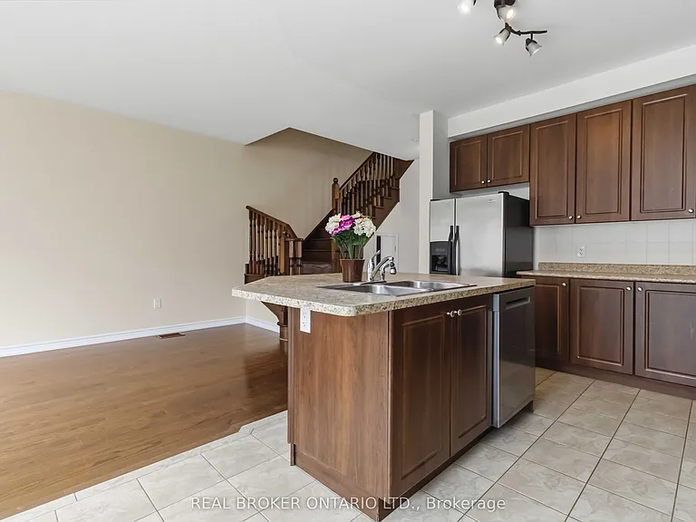 27 McCartney St #MAIN — Photo 15