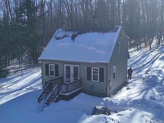 2nd image of 776 Cape Road