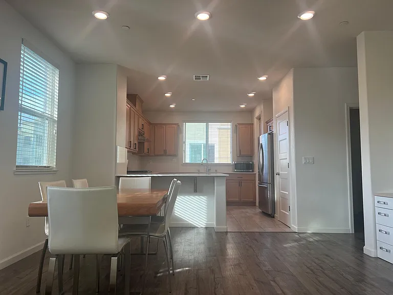 1033 Gabbiano Ln #1 — Photo 8